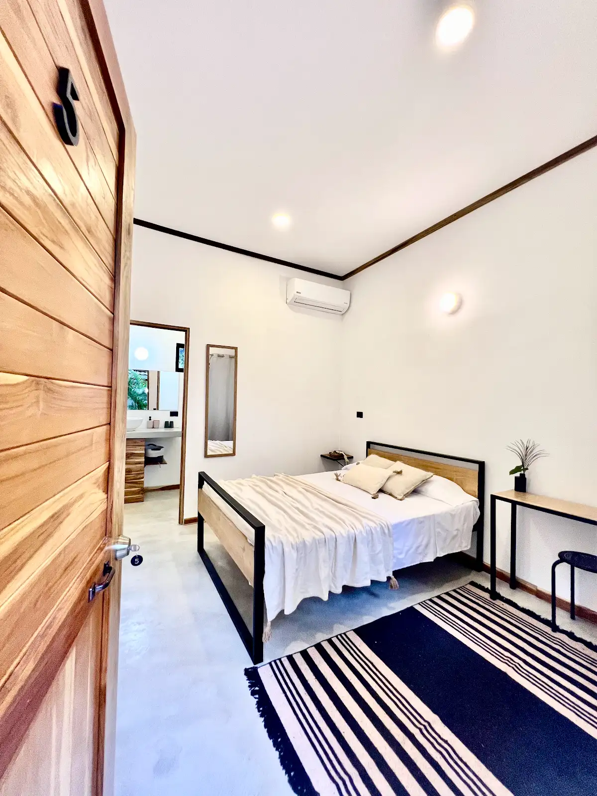 Guest room at Calipso Ocean Lodge