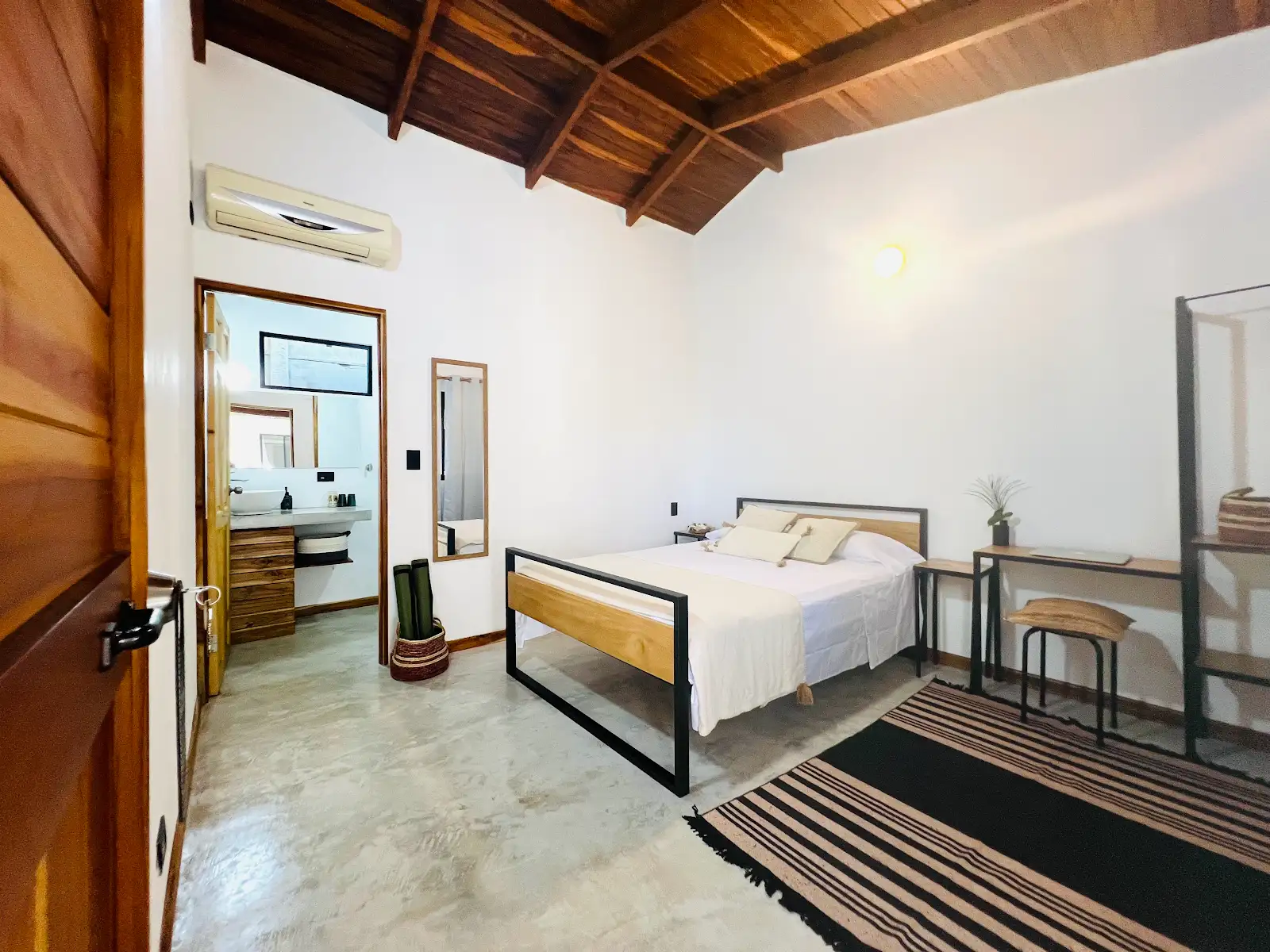 Guest room at Calipso Ocean Lodge